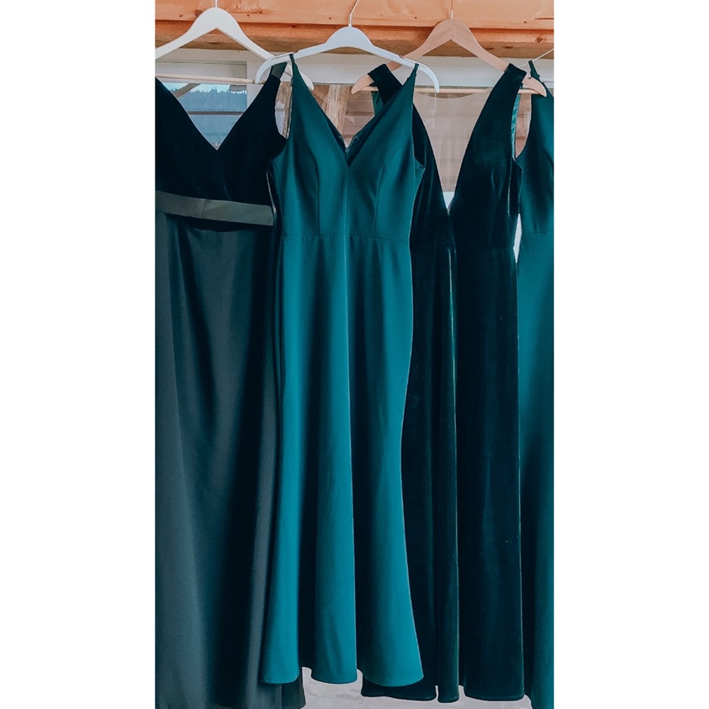 Gown - Picture 4 of 5